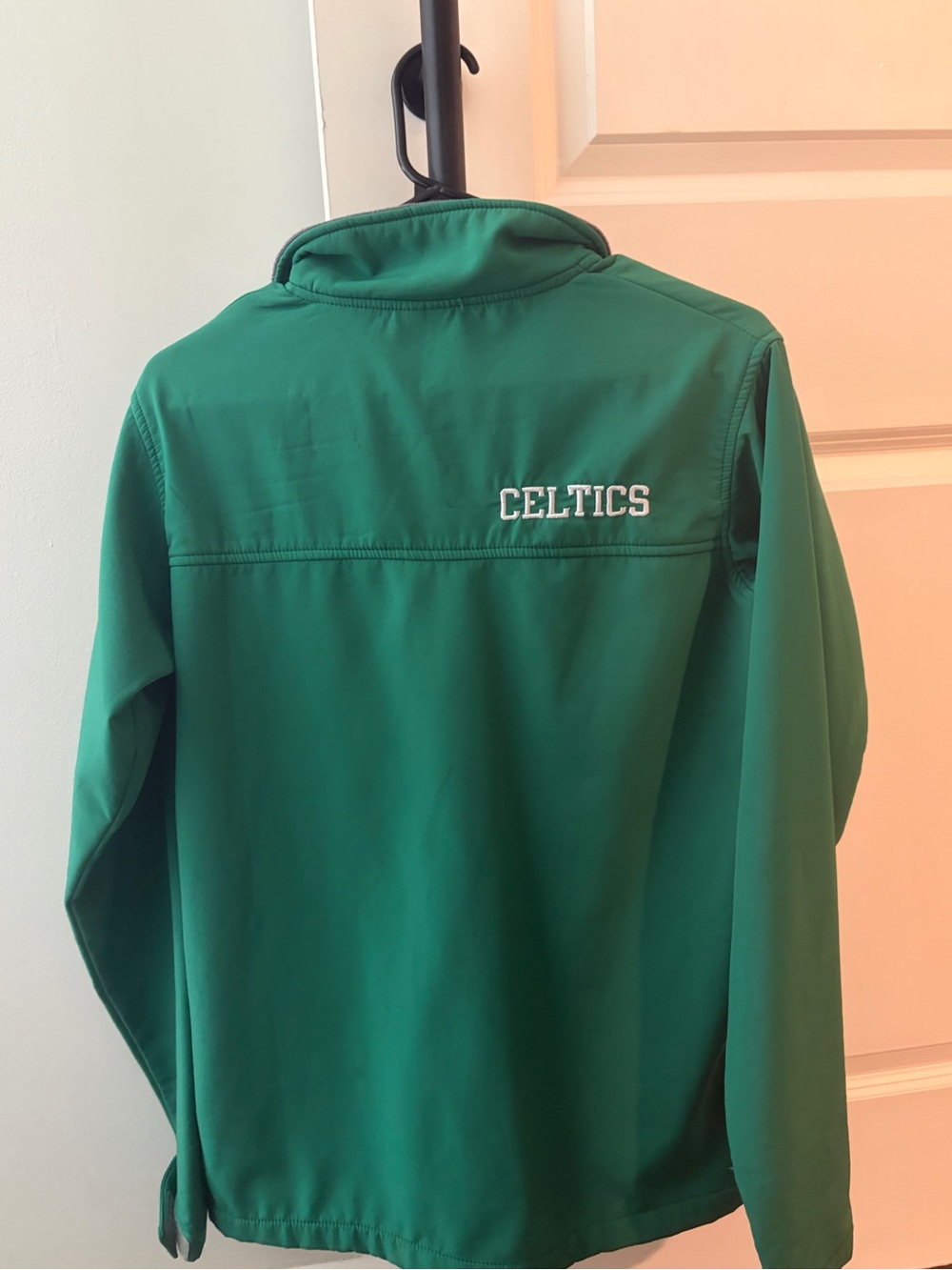 Official NBA Boston Celtics jacket size small - Picture 2 of 5